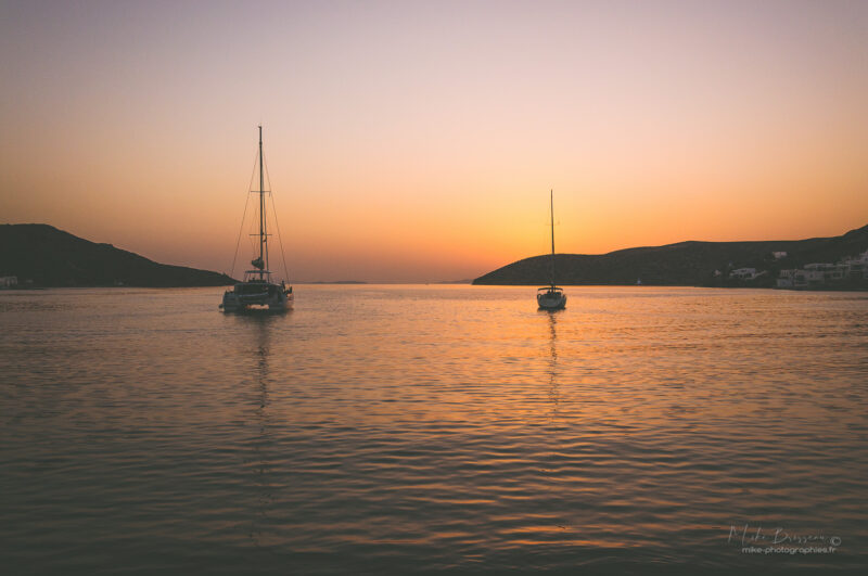 Amorgos, Couché de soleil, Grèce, Port_de_Katapola, Website>