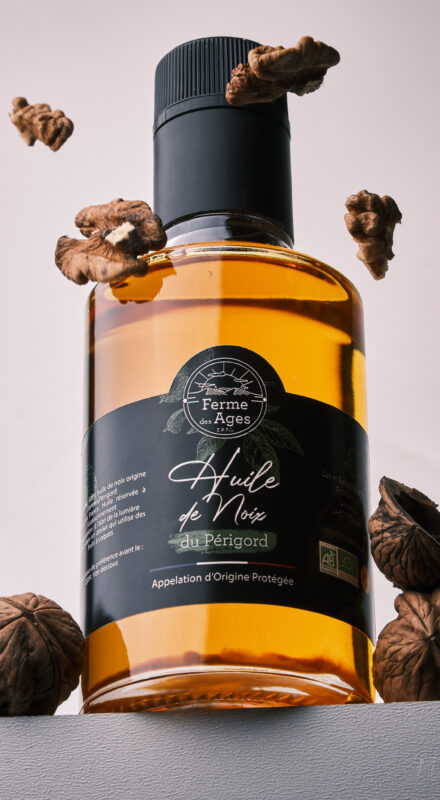 photographe produit - bouteille d'huile de noix