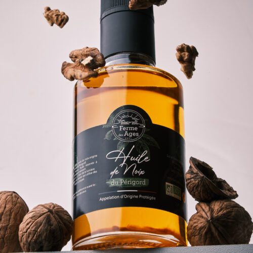 photographe produit - bouteille d'huile de noix