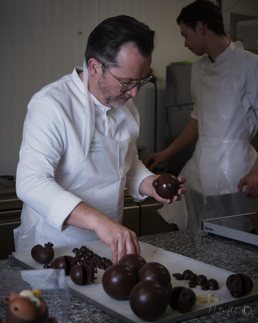 Chocolatier Joseph dans son atelier - Joseph Chocolaterie Périgueux